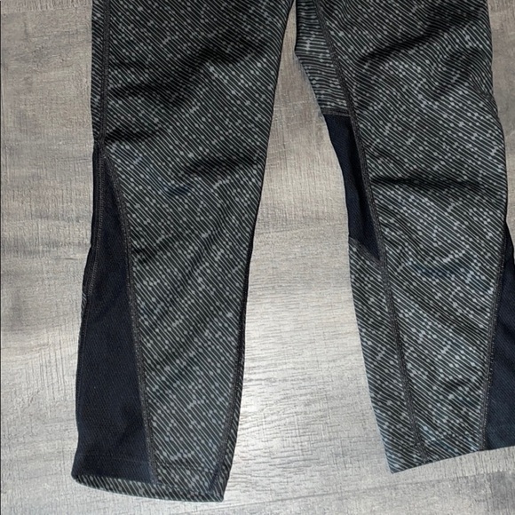 Nike Dri-Fit running capris black & gray small - Picture 3 of 8